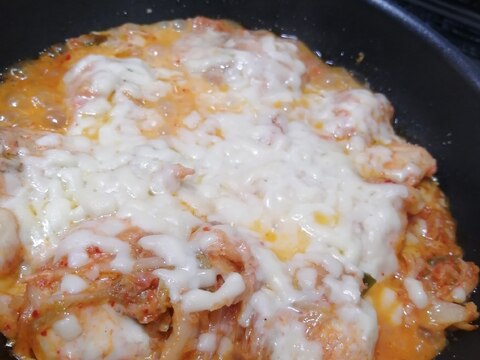 鶏肉・キムチ・チーズのチーズタッカルビ風